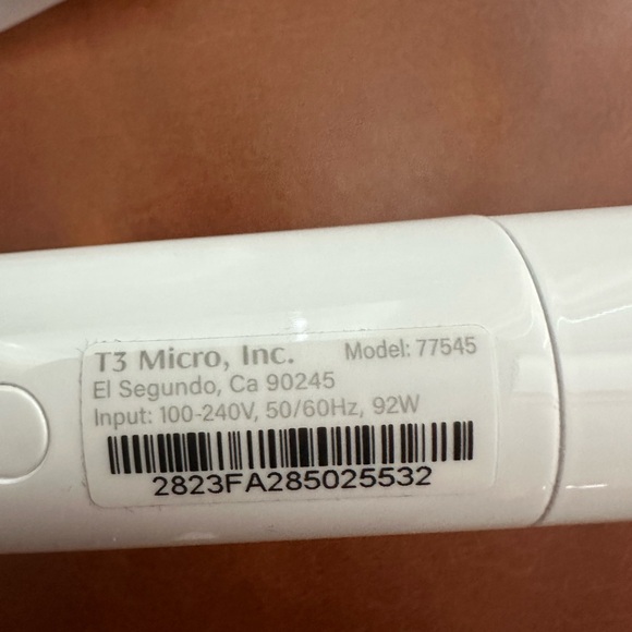 T3 SinglePass Curl Professional Curling Iron - Picture 3 of 6